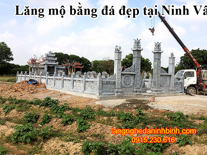 Lăng mộ bằng đá đẹp tại Ninh Vân