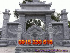 Cổng nhà thờ họ ở Nghệ An