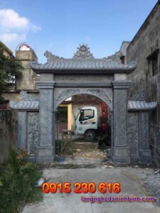Cổng nhà thờ tổ ở Tuyên Quang