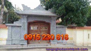 Cổng nhà thờ tộc ở Ninh Bình