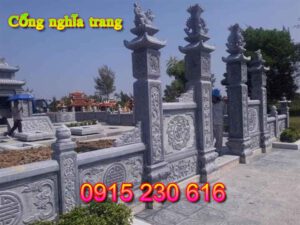 Cổng đá khu nghĩa trang dòng họ ở Quảng Ninh