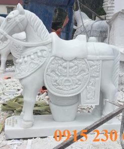 Ngựa phong thuỷ bằng đá