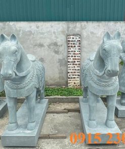 Ngựa đá tự nhiên nguyên khối